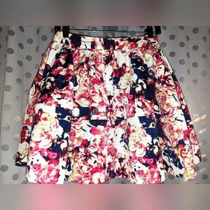 EXPRESS High-Waisted Floral Fit-n-Flare Skirt with Pockets 4